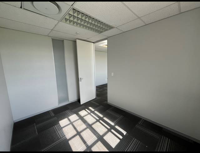 74M² OFFICE TO LET IN CLAREMONT